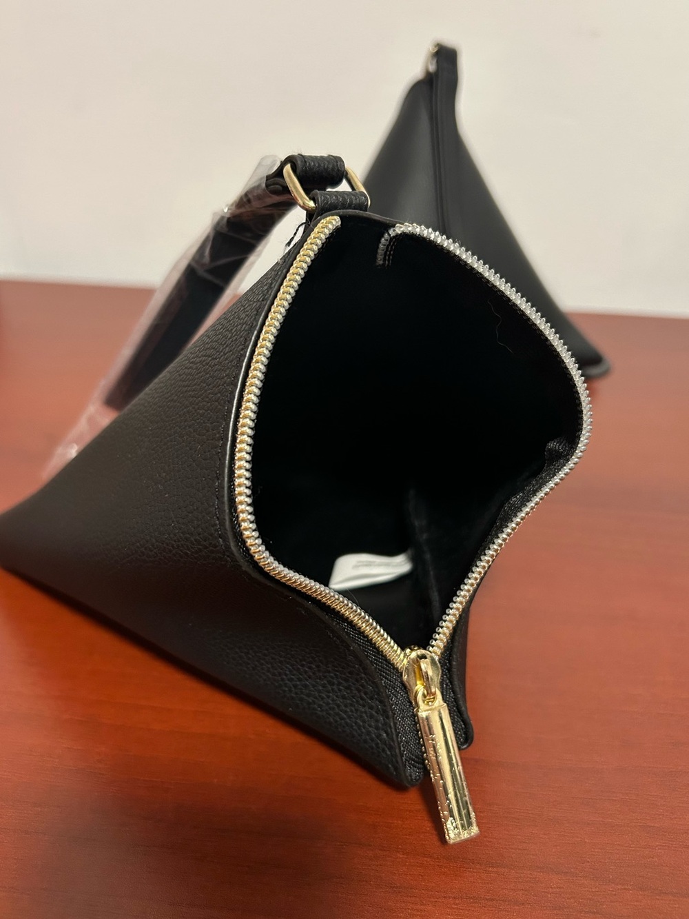 2xBlack Wristlets bags with gold zipper - Picture 5 of 5